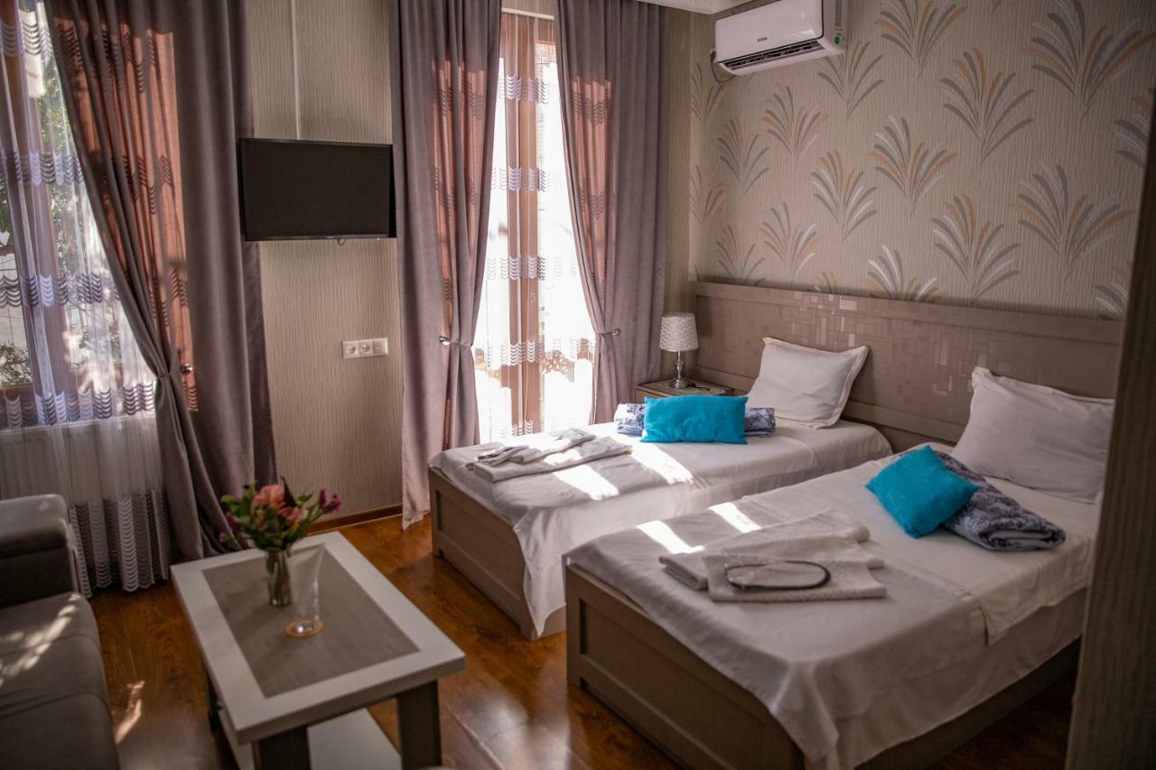 Family Hotel Parajanov Tbilisi Exteriör bild