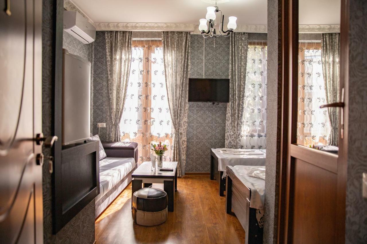 Family Hotel Parajanov Tbilisi Exteriör bild