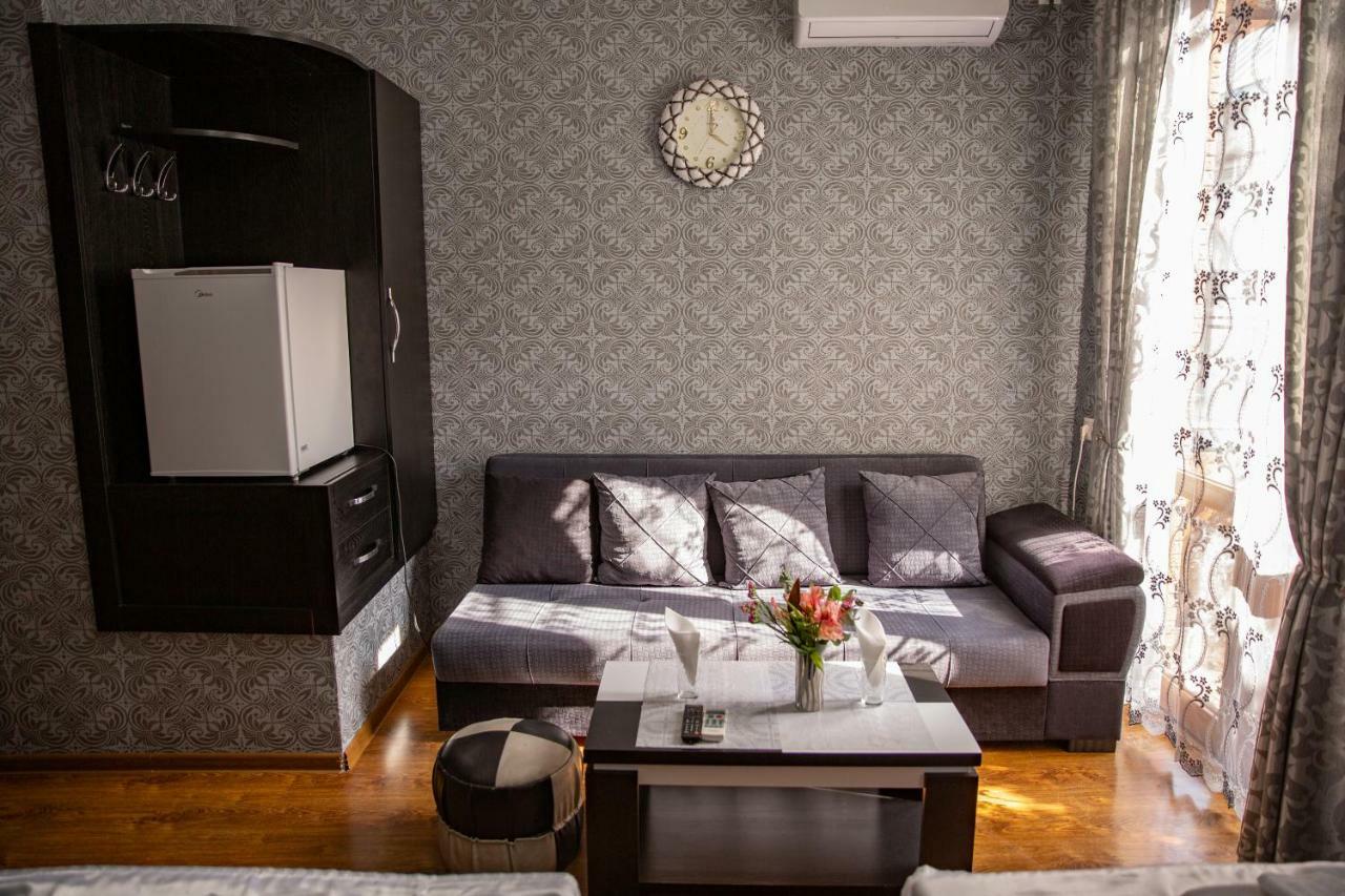 Family Hotel Parajanov Tbilisi Exteriör bild