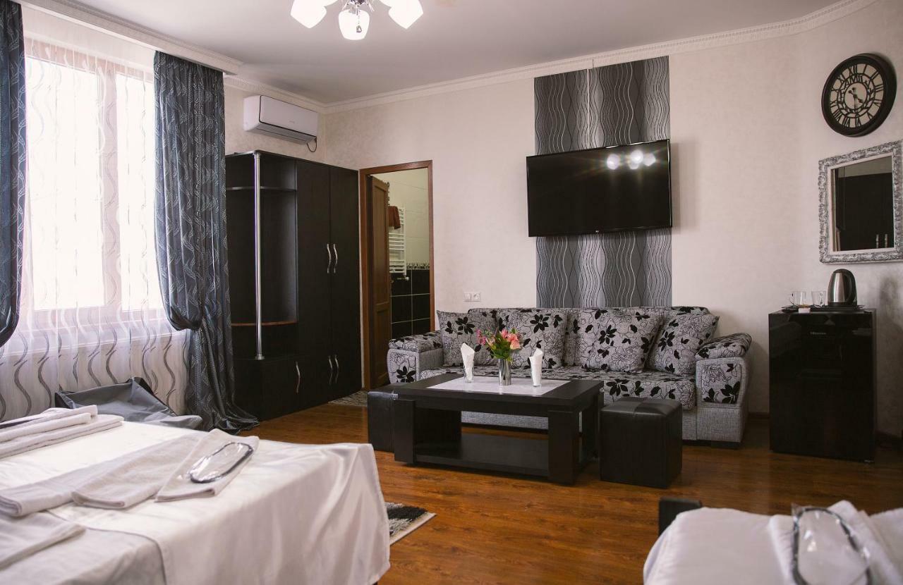 Family Hotel Parajanov Tbilisi Exteriör bild