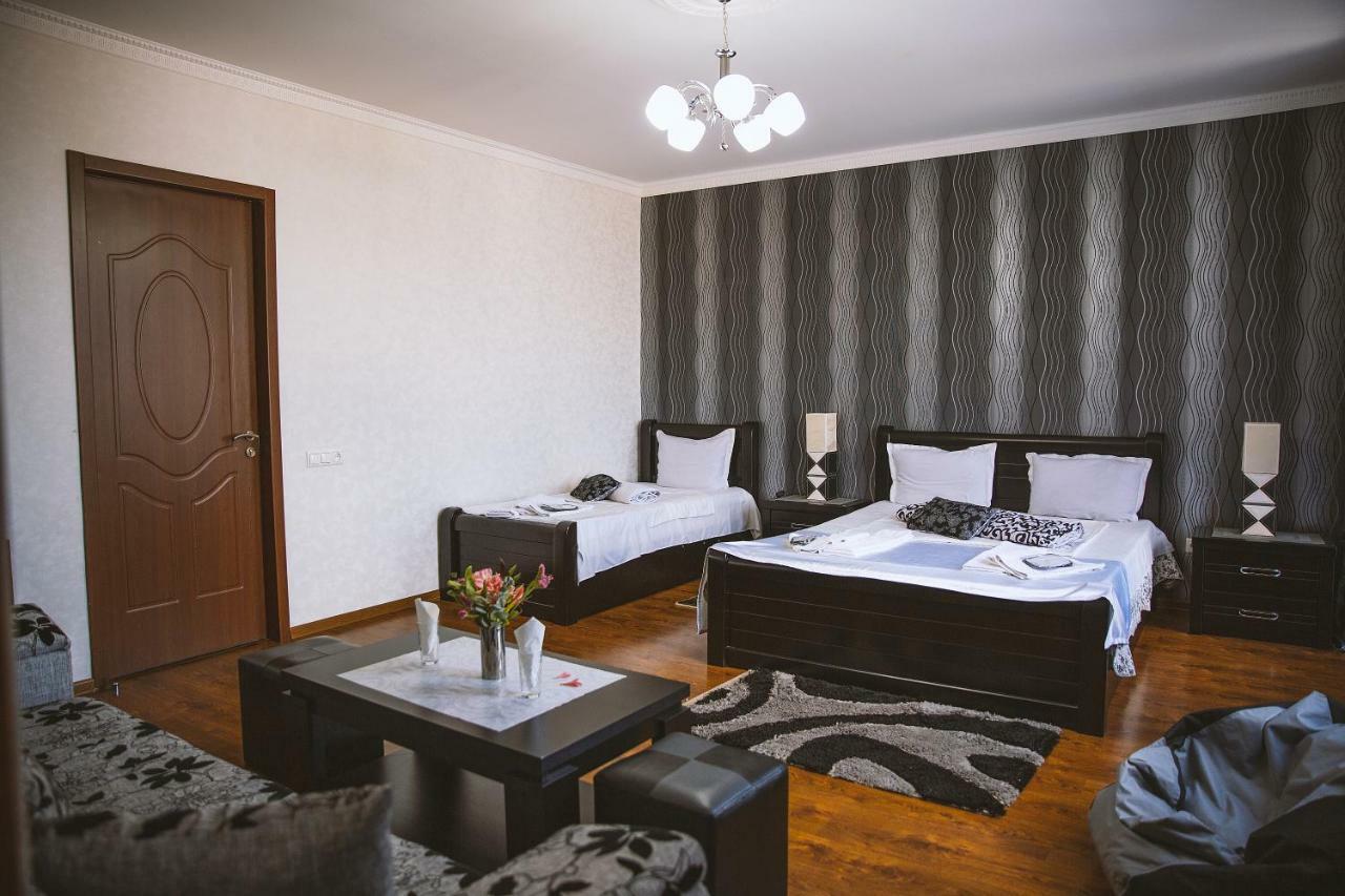 Family Hotel Parajanov Tbilisi Exteriör bild