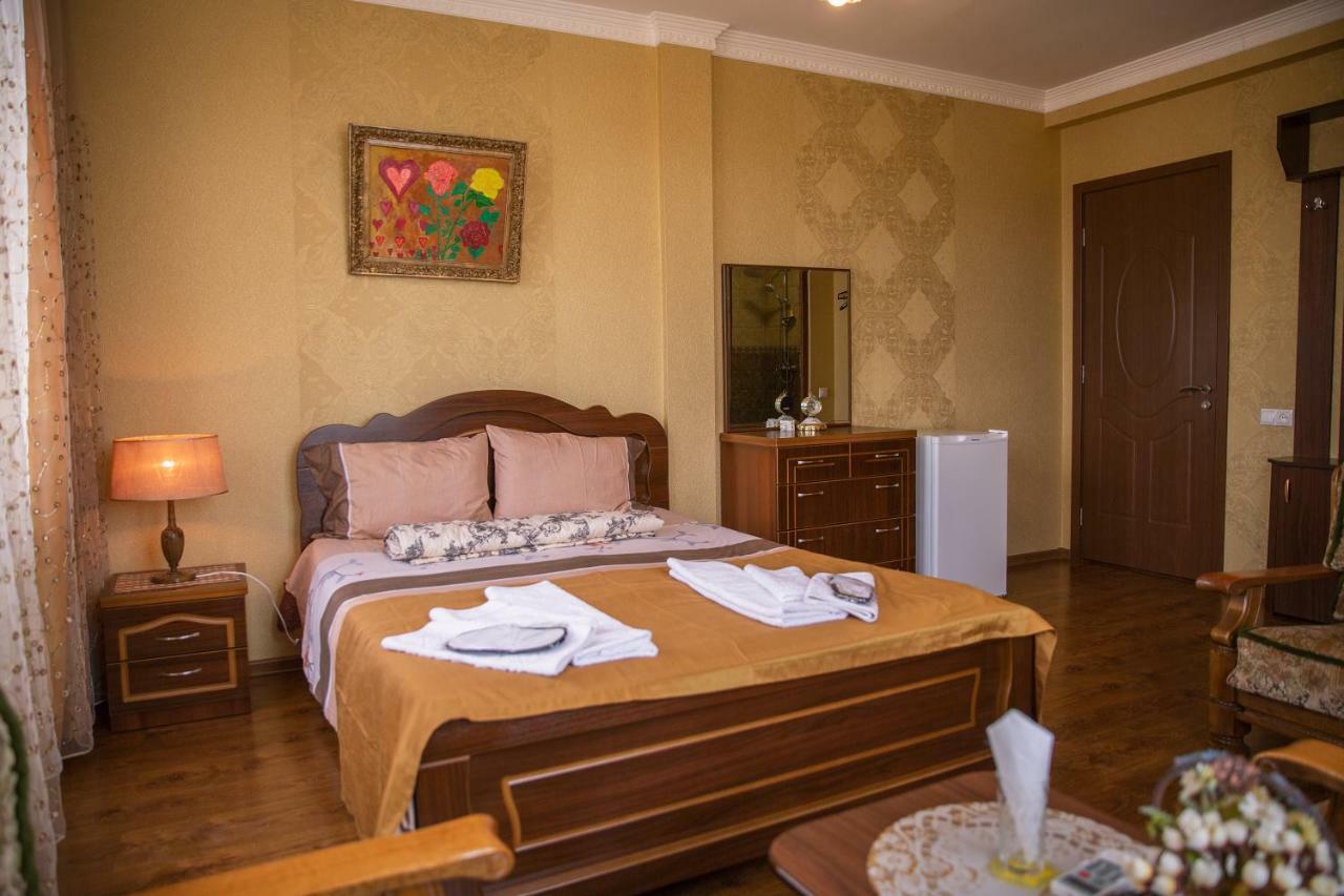 Family Hotel Parajanov Tbilisi Exteriör bild