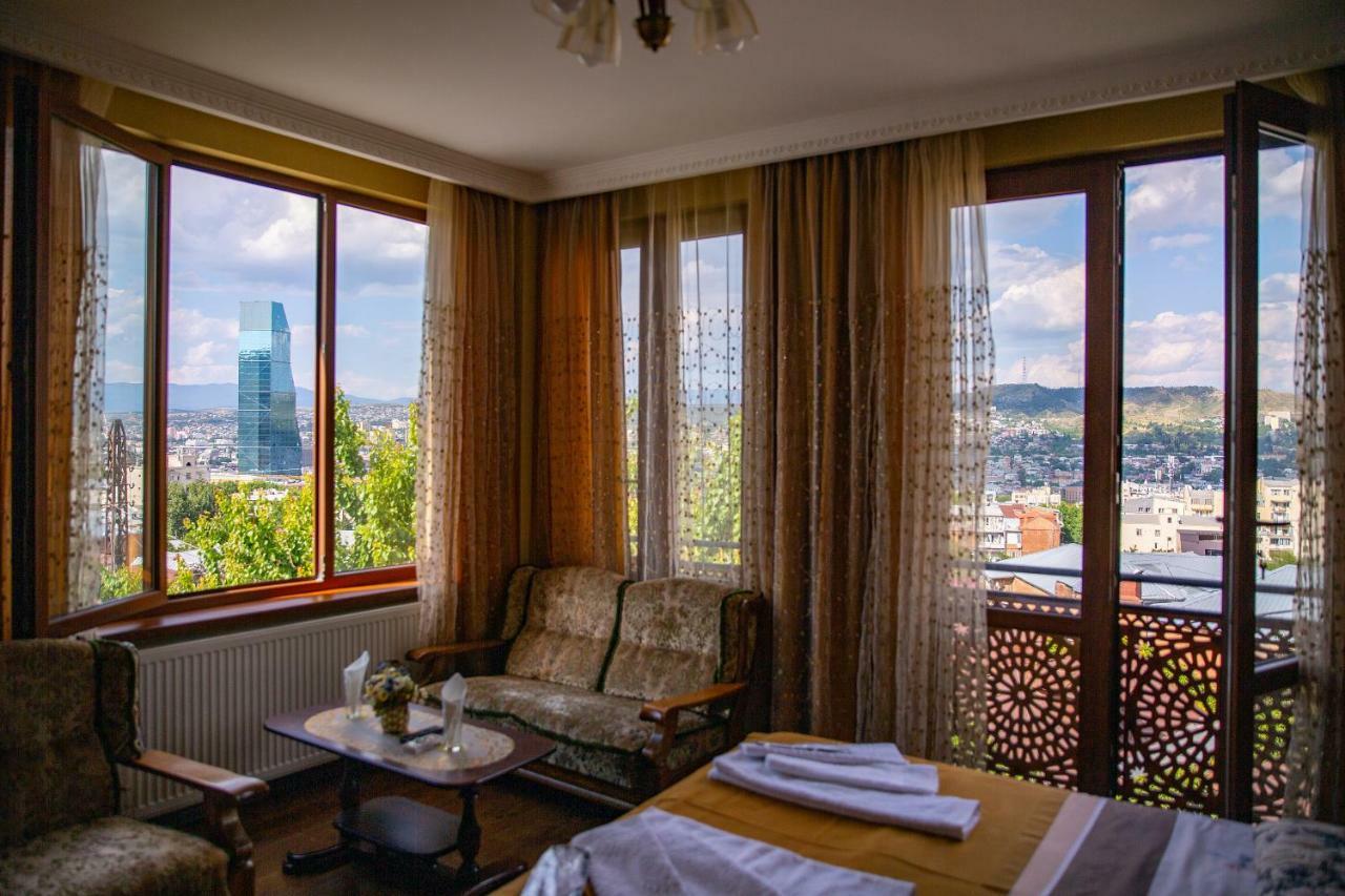 Family Hotel Parajanov Tbilisi Exteriör bild