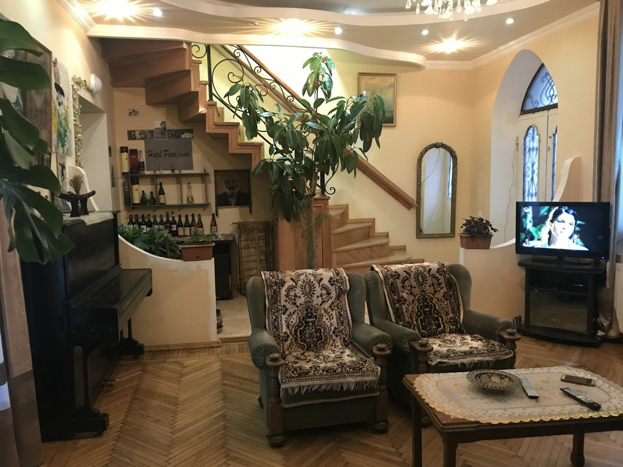 Family Hotel Parajanov Tbilisi Exteriör bild